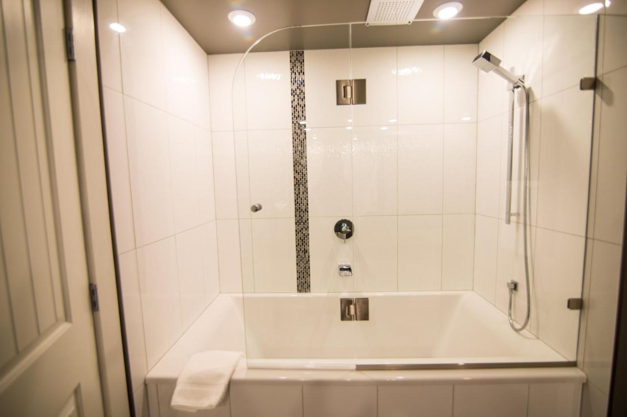Clipperton Suite By Revelstoke Vacations Εξωτερικό φωτογραφία