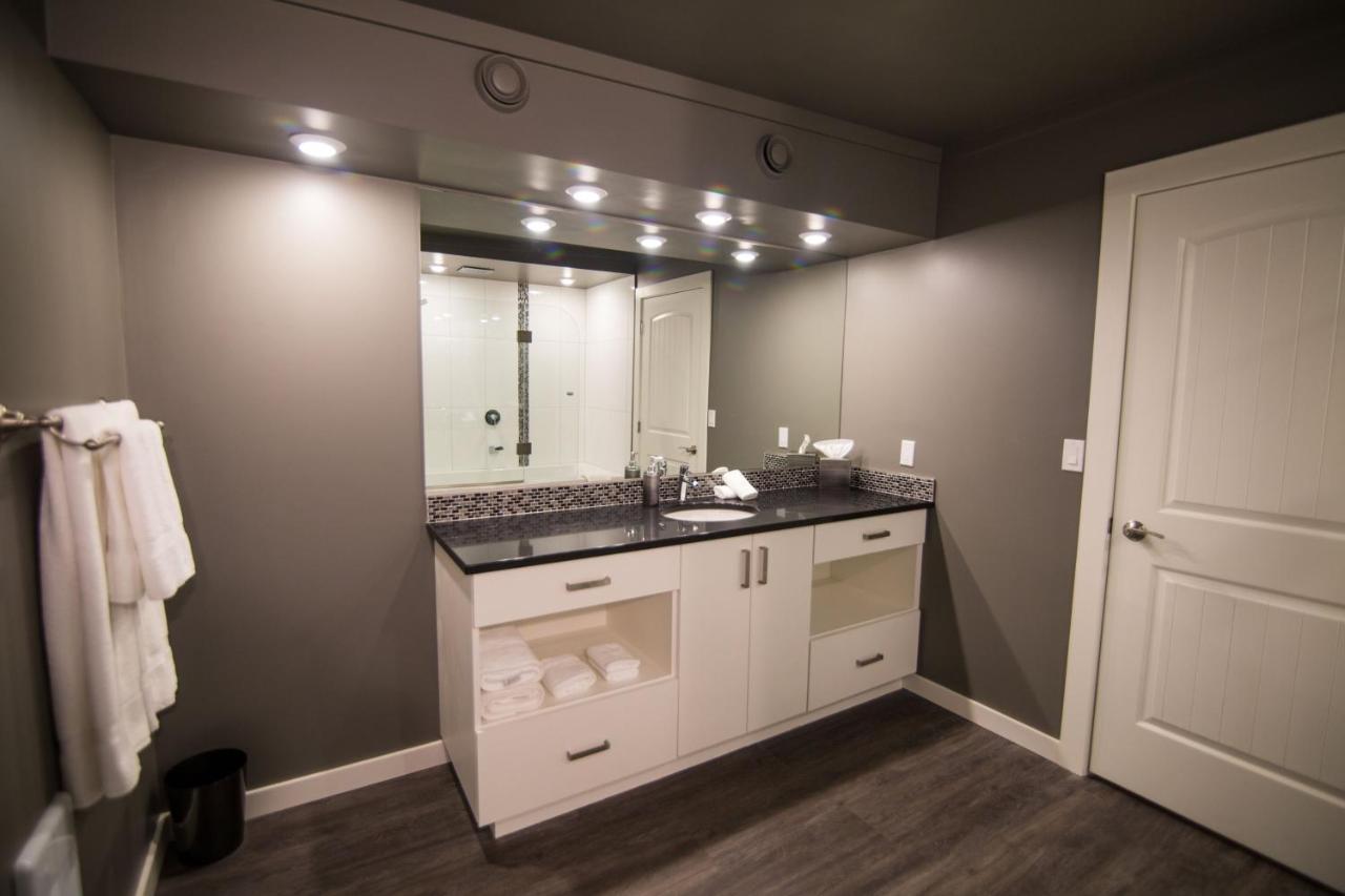 Clipperton Suite By Revelstoke Vacations Εξωτερικό φωτογραφία